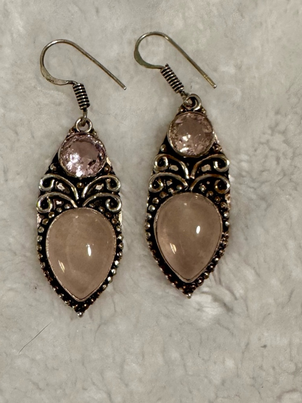 Vintage-Inspired Pink Teardrop Dangle Earrings - Women Jewelry